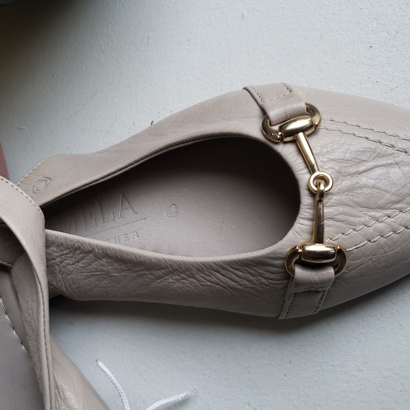 Carmela Women's Chic Beige Pointed Toe Slingback Flat Leather Loafers. NWT - Picture 5 of 14